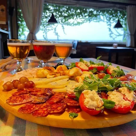 Ca Nostra Restaurant Country house Portacomaro