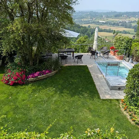 Ca Nostra Restaurant *